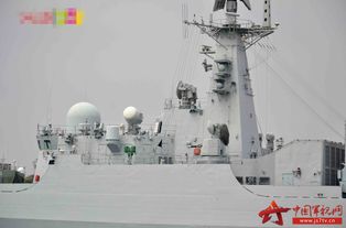 海军052b型驱逐舰广州舰正于船厂进行改造工作